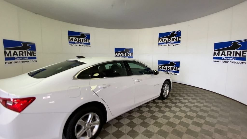 Used 2024 Summit White Chevrolet FL image 2