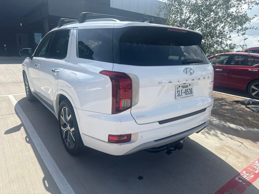 Used 2022 White Hyundai Limited image 2