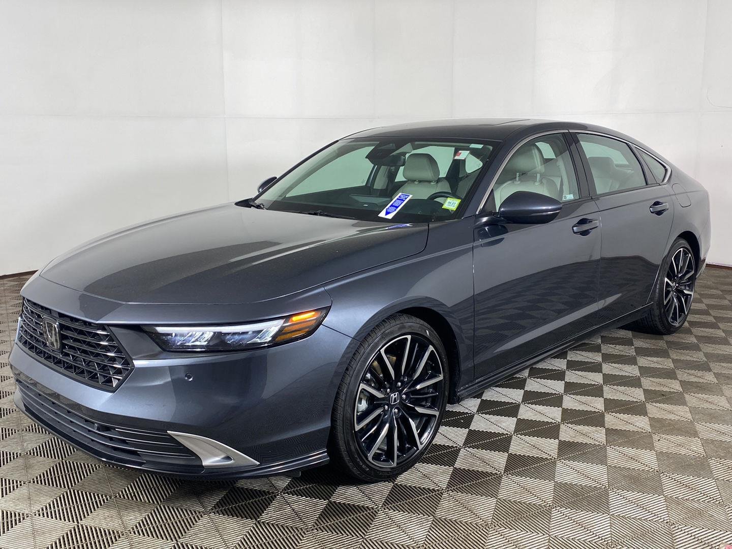 Used 2026 Meteorite Gray Metallic Honda Touring image 2