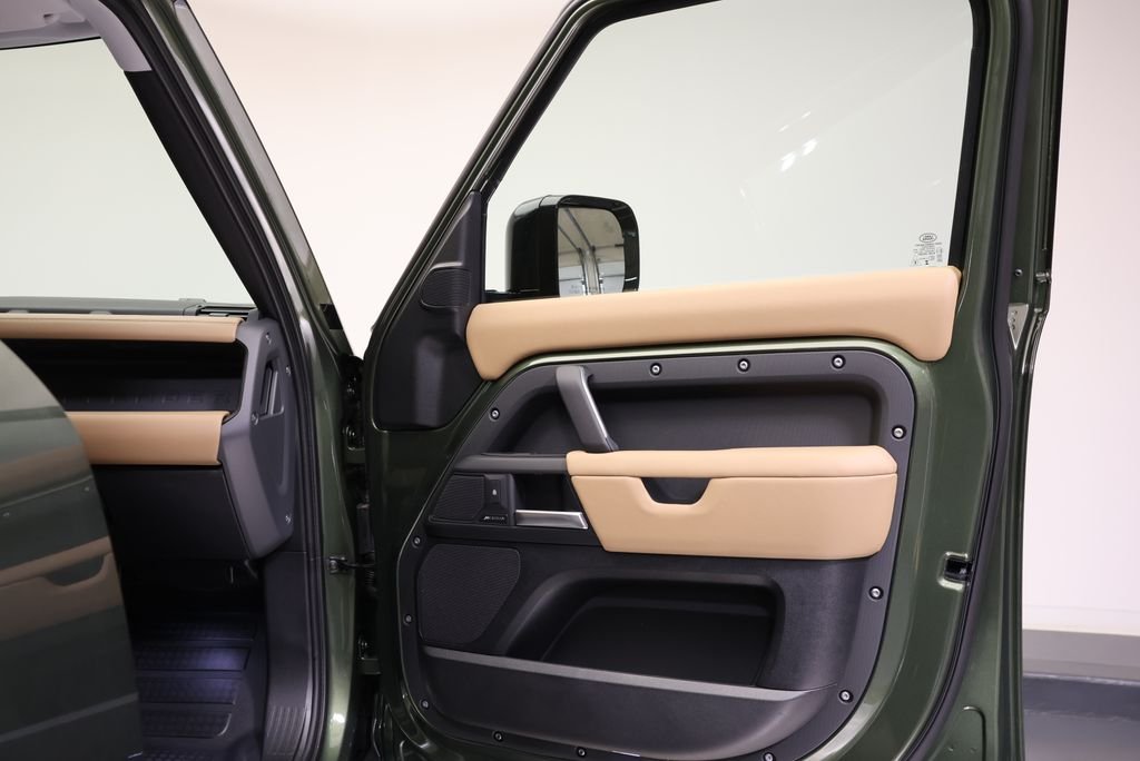 2026 Land Rover Defender S - Photo 36