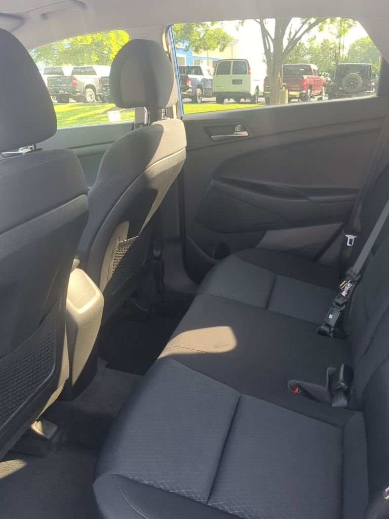 Used 2017 Blue Hyundai SE image 10