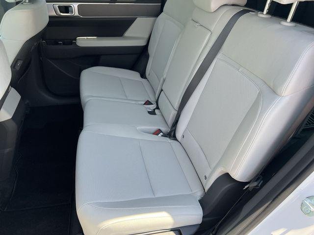 New 2026 White Hyundai SE FWD image 27