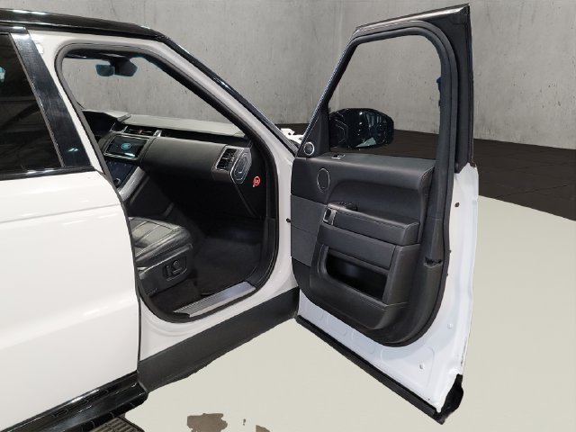Used 2019 Fuji White Land Rover HSE image 19