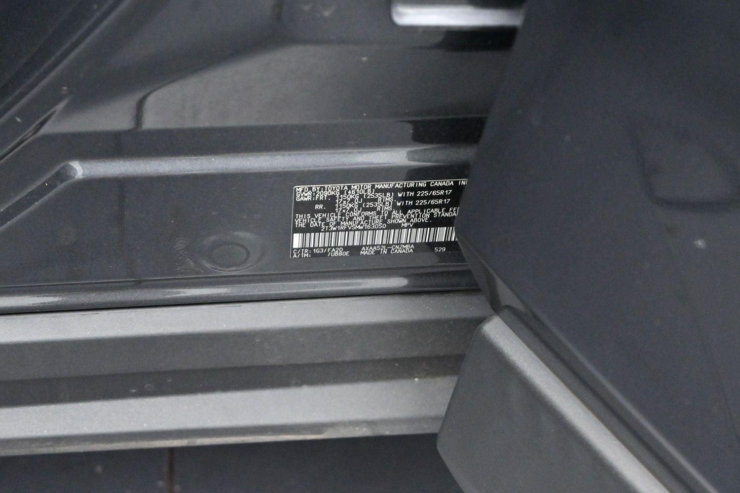 Used 2021 Magnetic Gray Metallic Toyota XLE image 37