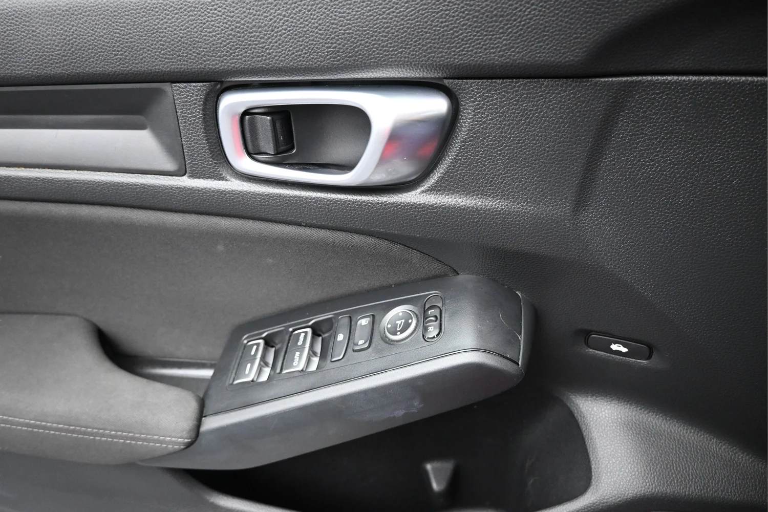 Used 2024  Honda Sport image 13