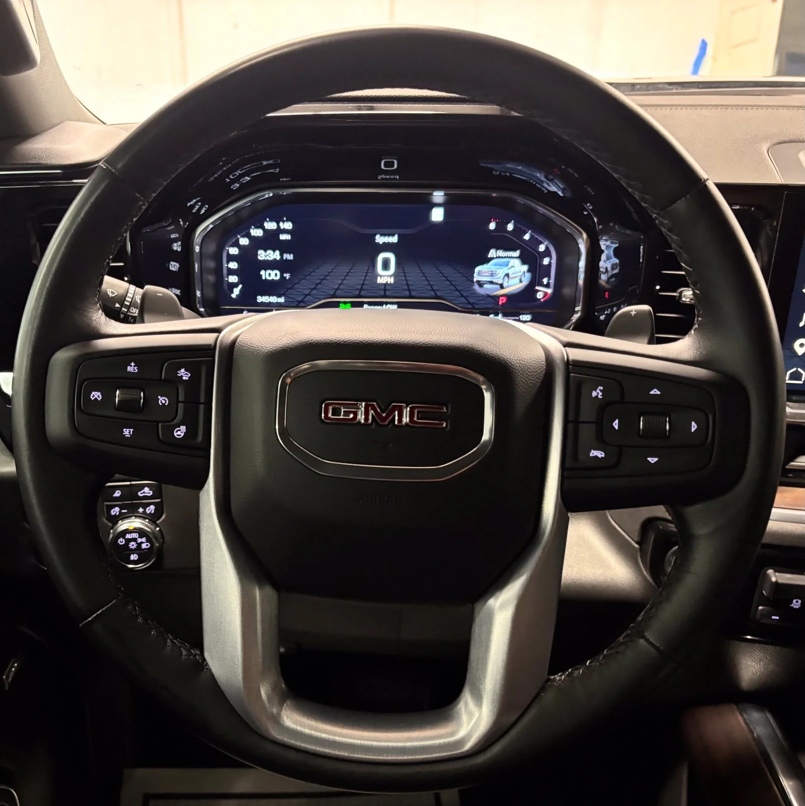 Used 2022 Silver GMC SLT image 11