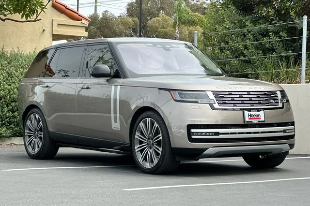 Used 2023 Lantau Bronze Metallic Land Rover Autobiography image 7