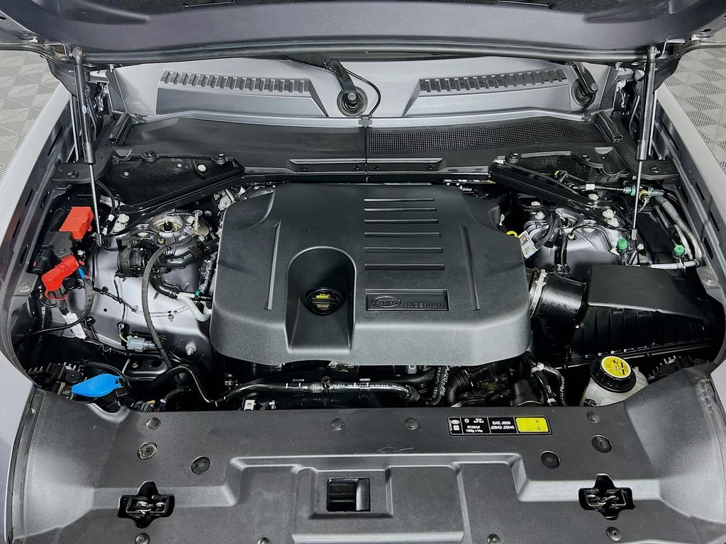 2024 Land Rover Defender X-Dynamic SE - Photo 32