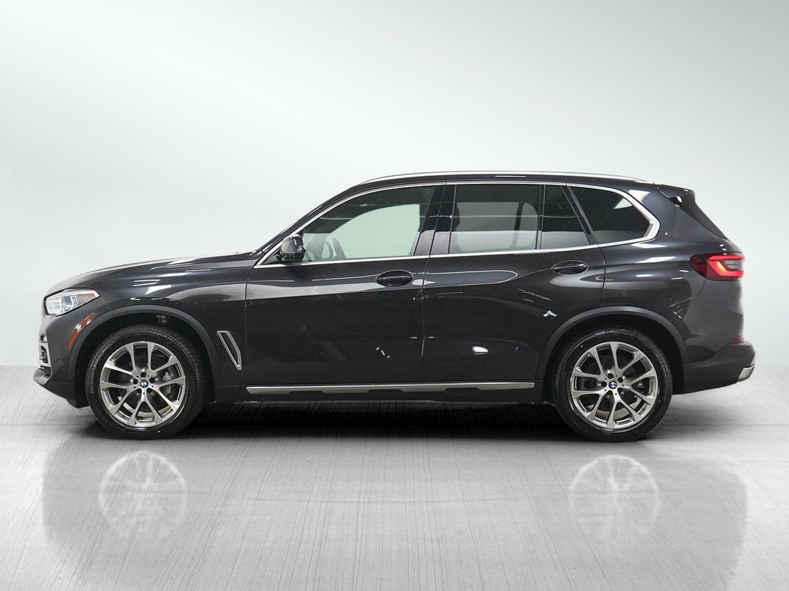 Used 2020 Black BMW xDrive40i image 2