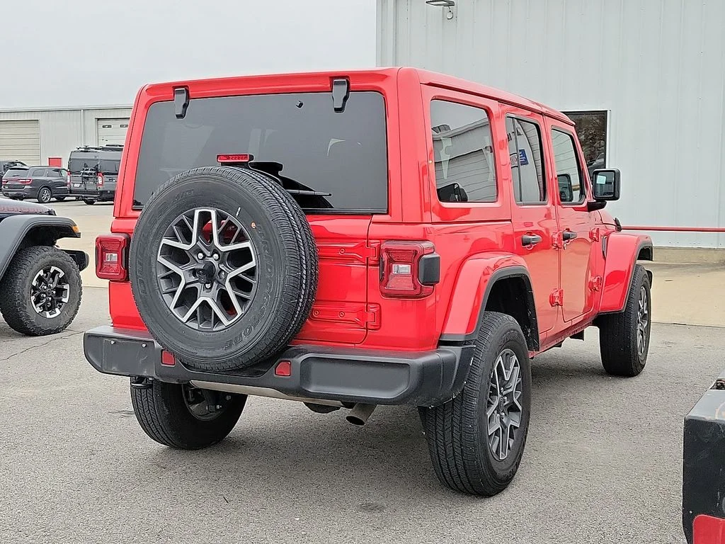 Used 2025 Red Jeep Sahara image 4
