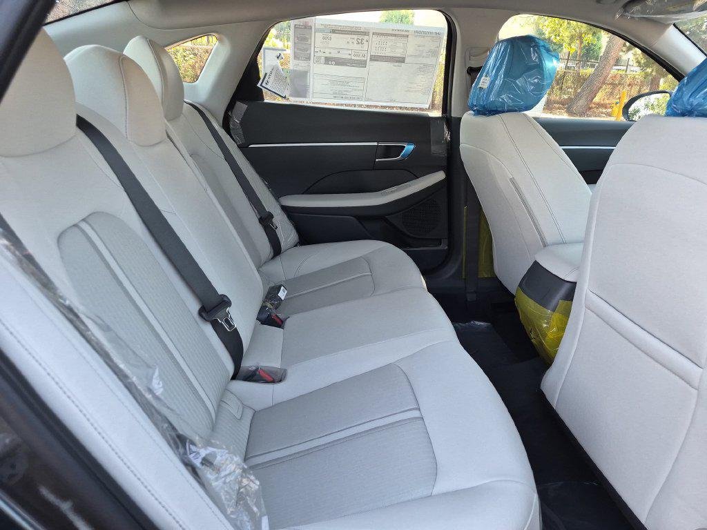 New 2026 Gray Hyundai SE image 30