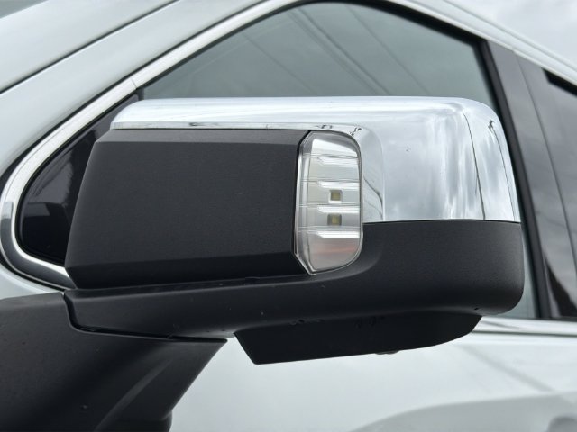 Used 2023  GMC Denali image 43