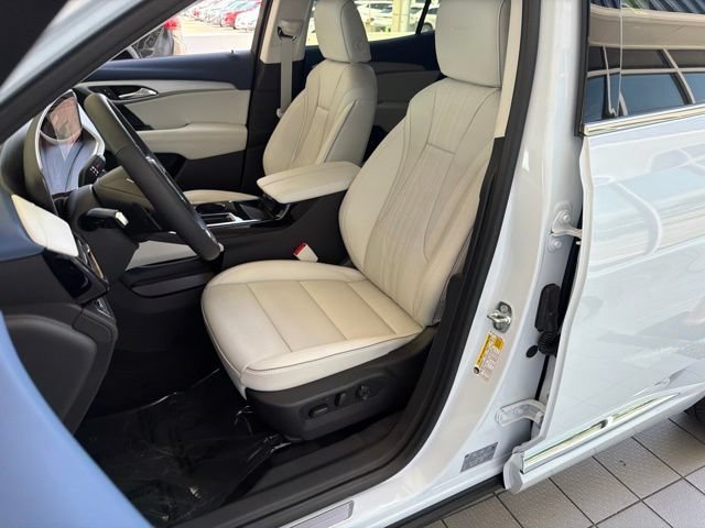 New 2026 Iridescent White Tricoat Buick Avenir image 14