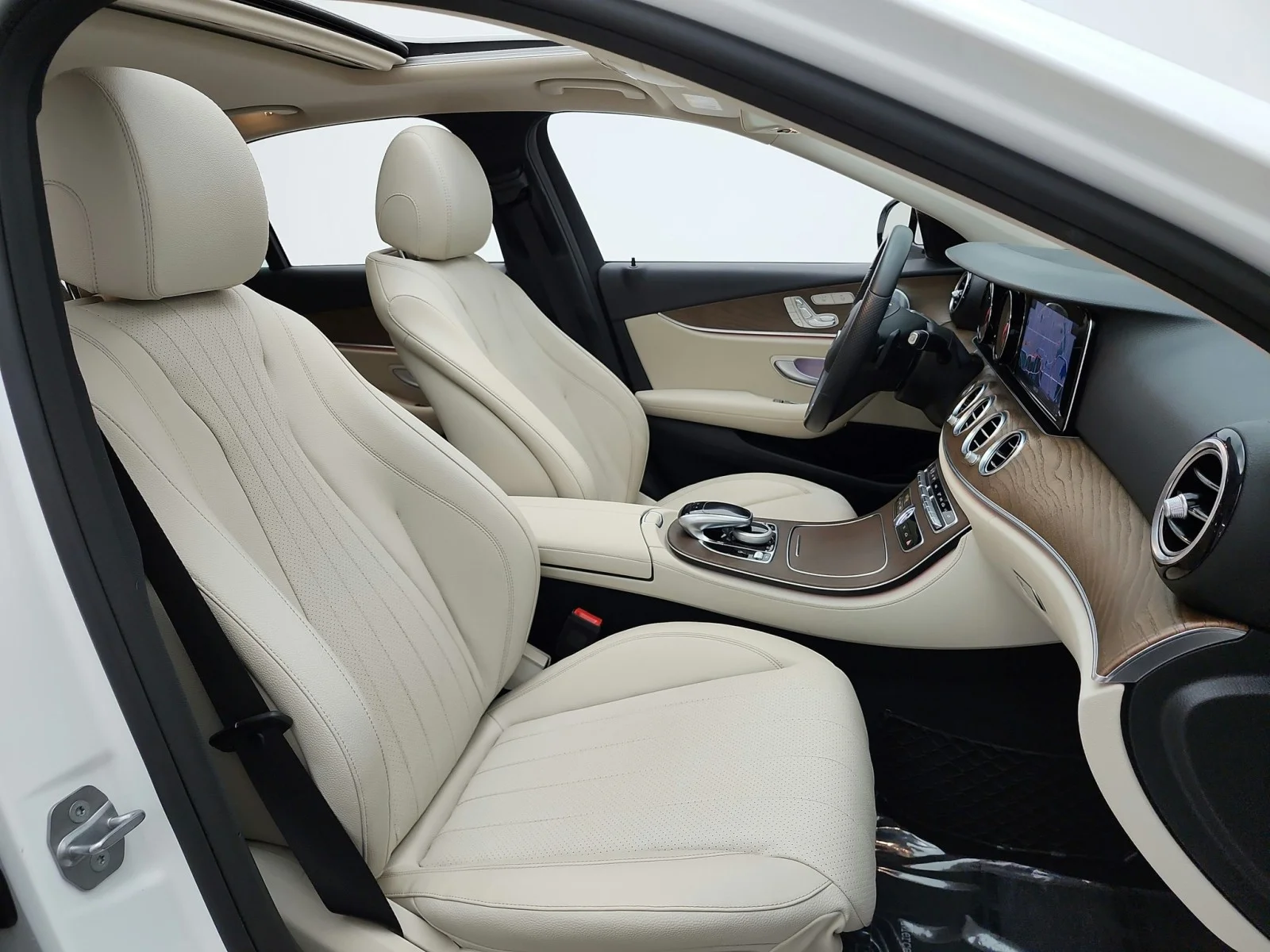 Used 2018 Polar White Mercedes-Benz E 300 RWD Sedan image 19