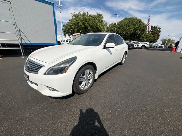 Used 2013 White INFINITI X image 2