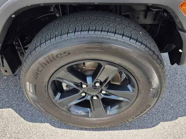 Used 2022 Black Jeep Unlimited Sport Altitude image 11