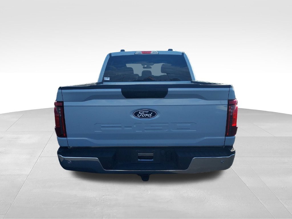 Used 2025 White Ford XLT image 4