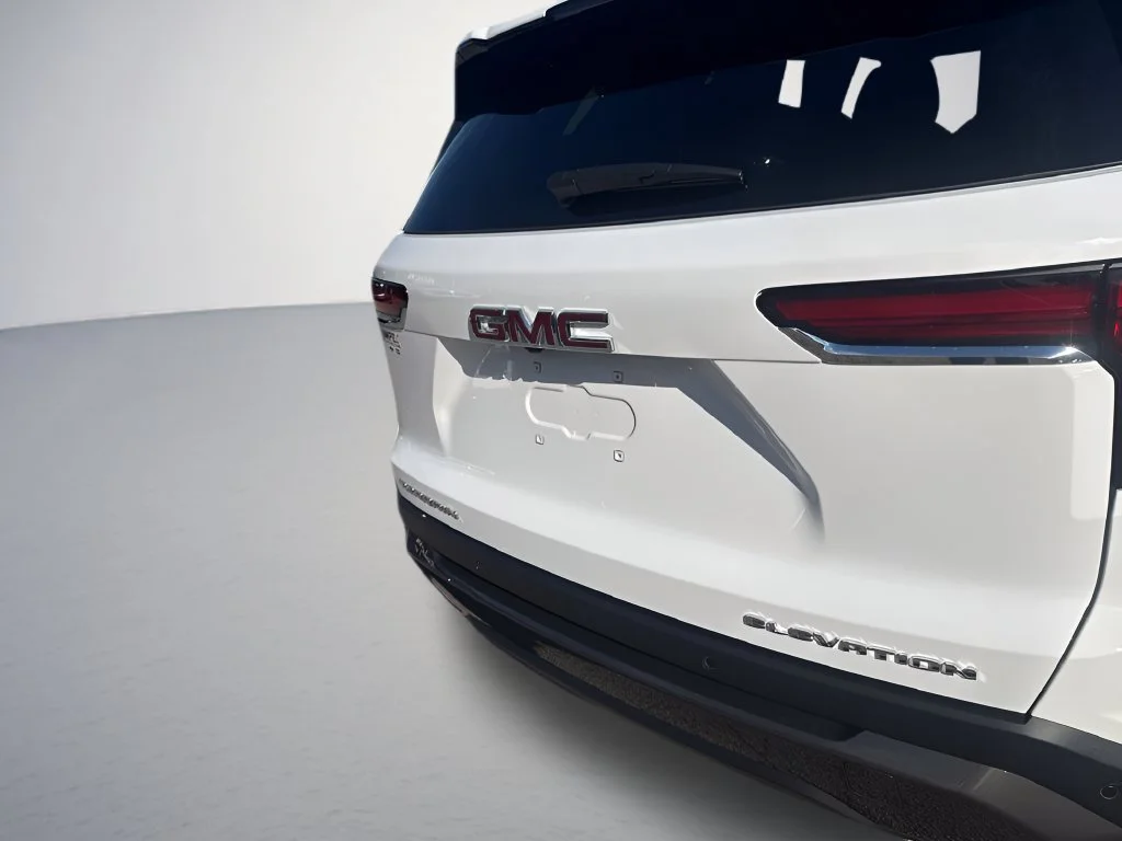 New 2027 Summit White GMC Elevation image 33