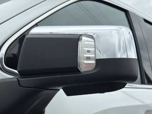 Used 2023  GMC Denali image 43