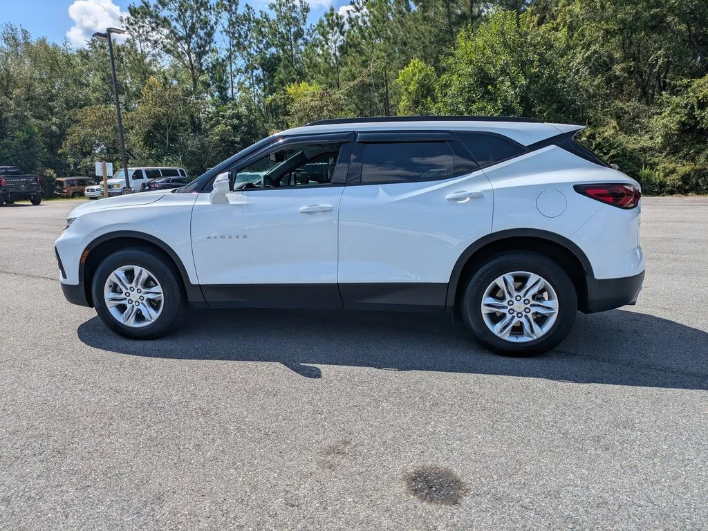 Used 2022 White Chevrolet LT image 7