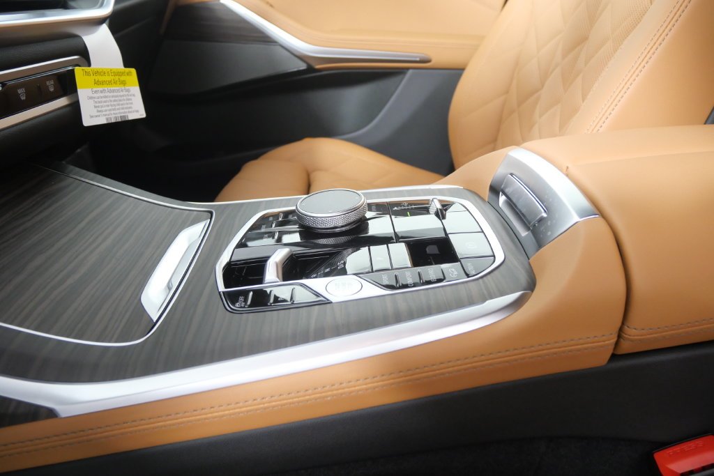 New 2027 Black Sapphire Metallic BMW xDrive40i image 24
