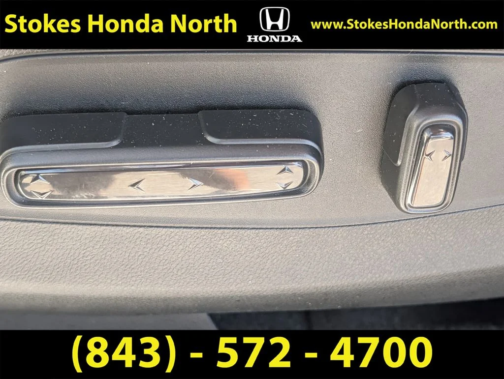 Used 2023 White Honda EX image 23