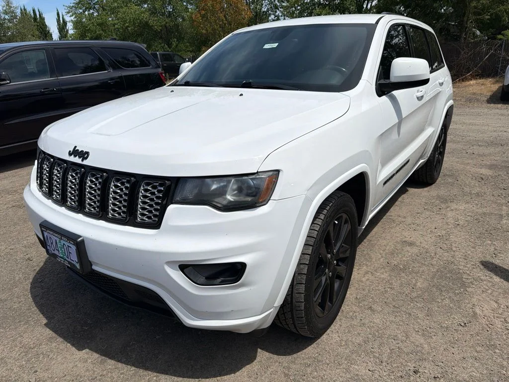 Used 2017 White Jeep Altitude image 3