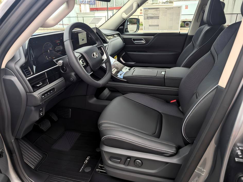 Certified Used 2026 Dynamic Metal INFINITI LUXE image 11