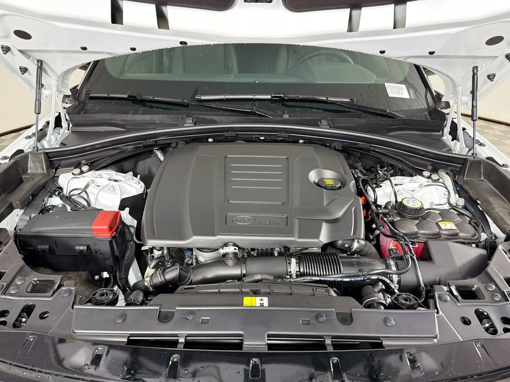 New 2026 Fuji White Land Rover Dynamic SE image 32