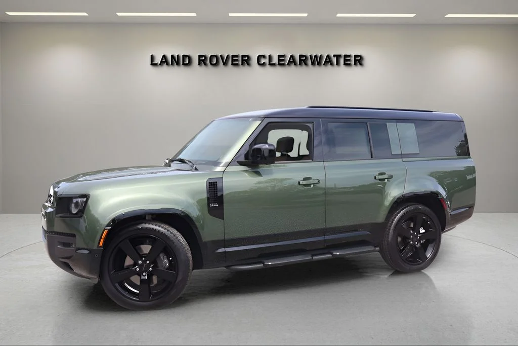 New 2026 Woolstone Green Land Rover X-Dynamic SE image 1