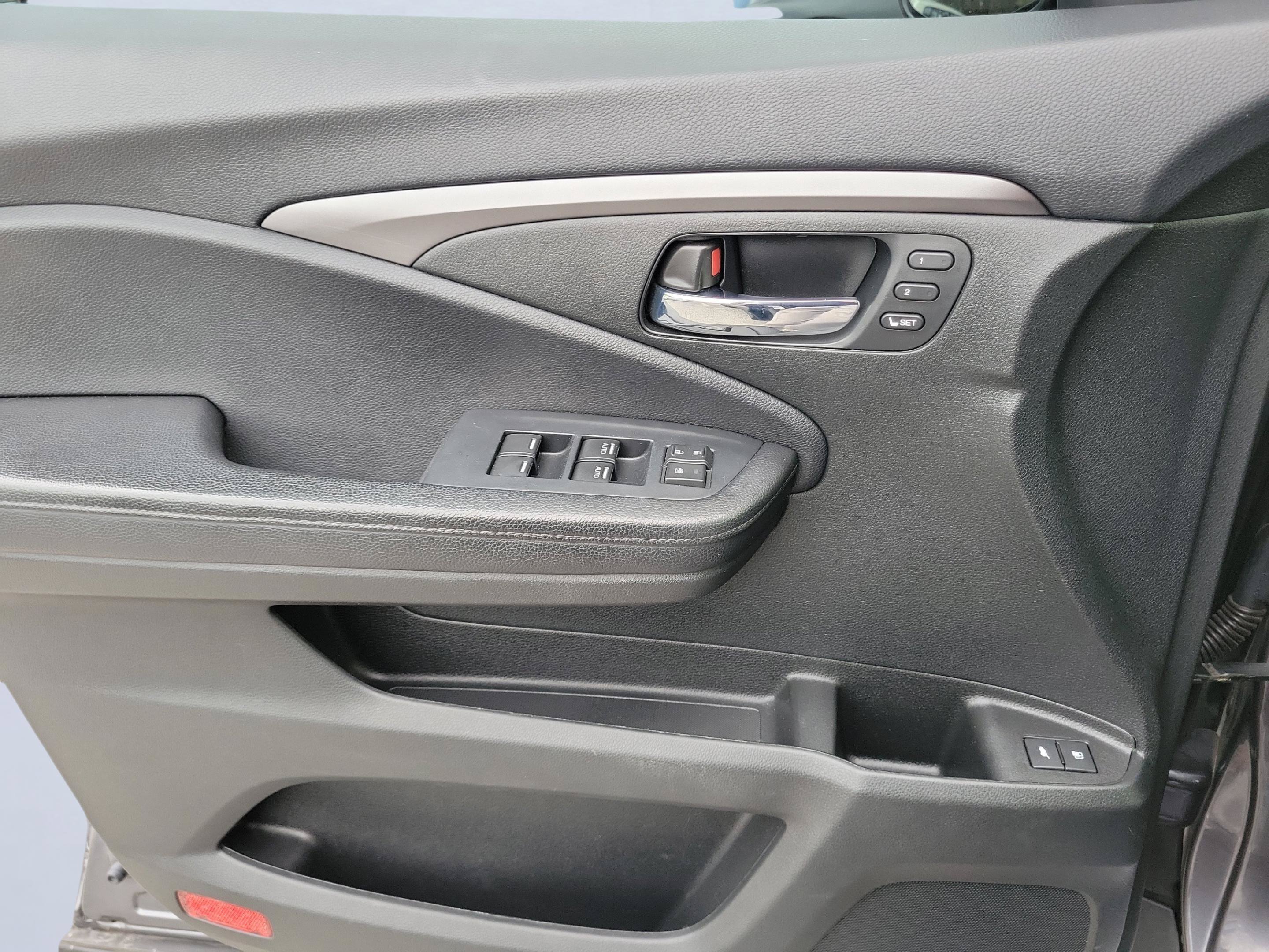 Used 2021 Gray Honda Special Edition image 28