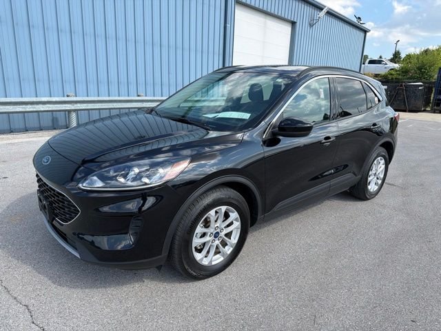Used 2020 Black Ford SE image 1