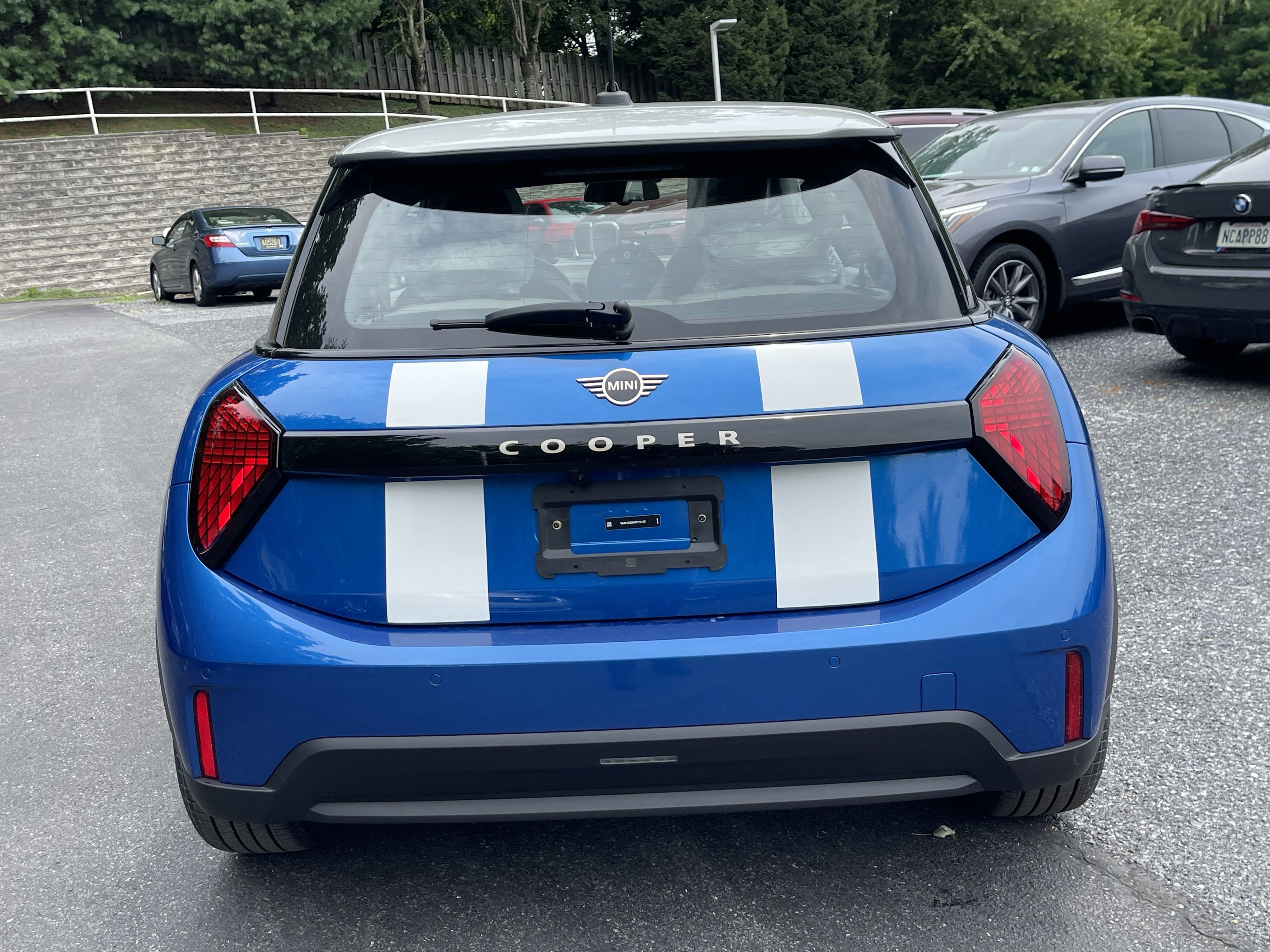New 2026 Icy Sunshine Blue Metallic MINI Signature Plus image 6