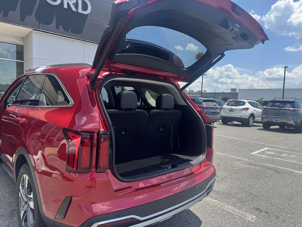 Used 2023 Red Kia EX image 20