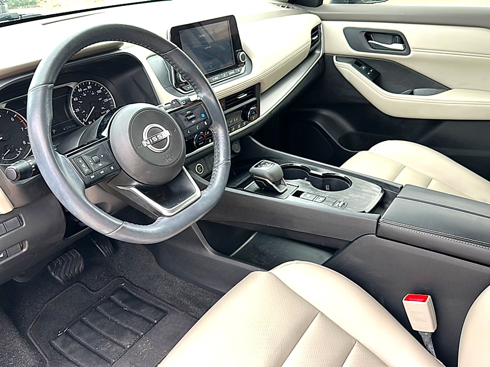 Used 2023 Pearl White Tricoat Nissan SV FWD image 5