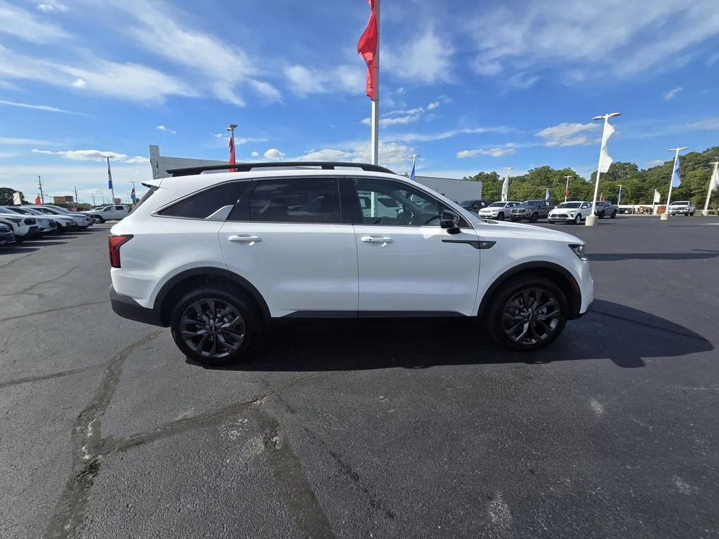 Used 2023 Glacial White Pearl Kia X-Line EX image 8