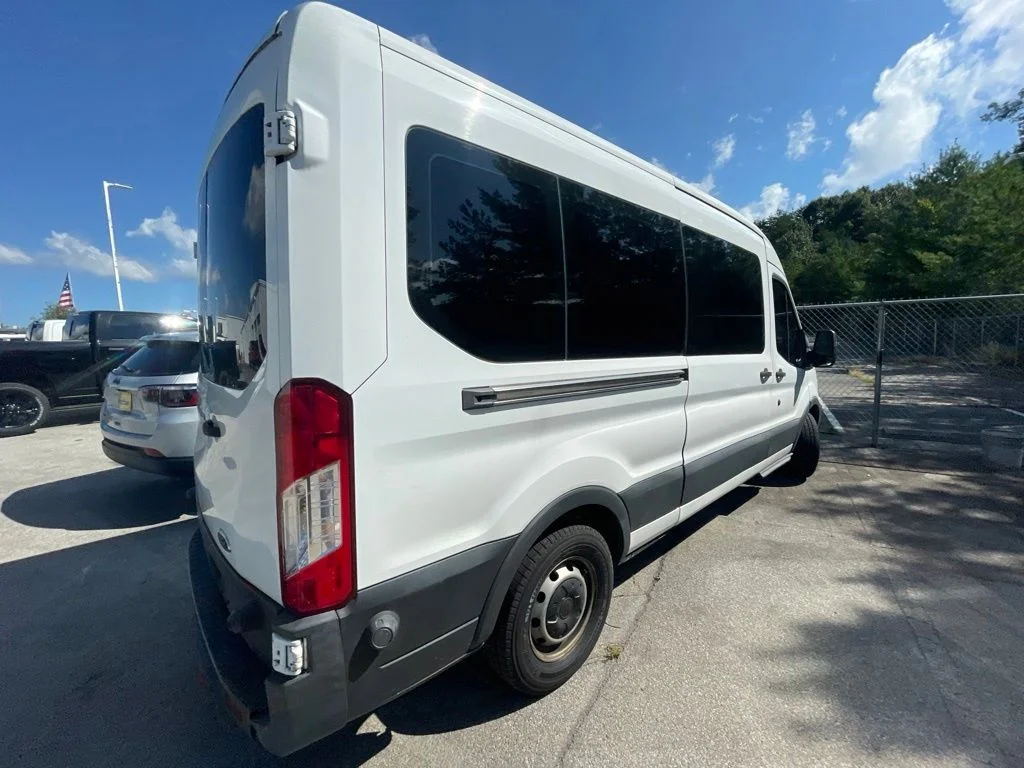 Used 2015 White Ford XL image 6
