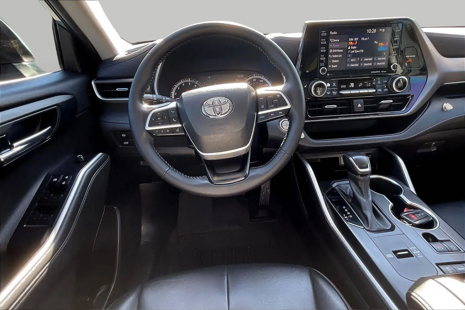 Used 2022 Moon Dust Toyota XLE image 6