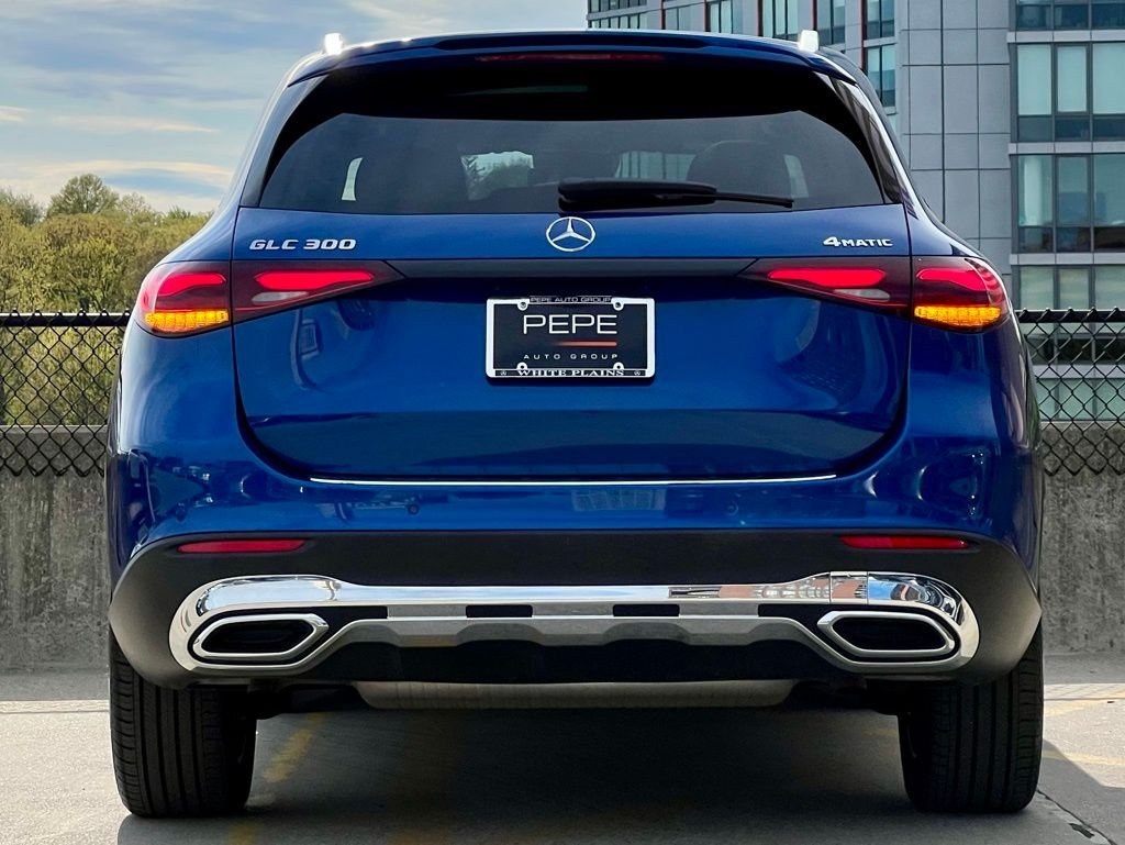 Certified Used 2026  Mercedes-Benz GLC 300 image 8