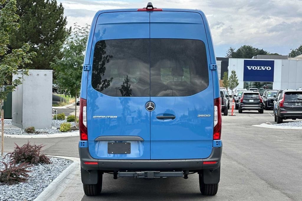 Used 2024 Blue Mercedes-Benz Cargo 144 WB image 4