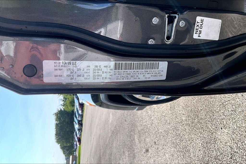 Used 2020 Gray Jeep Limited image 4