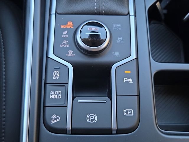 New 2026 White Kia S image 8