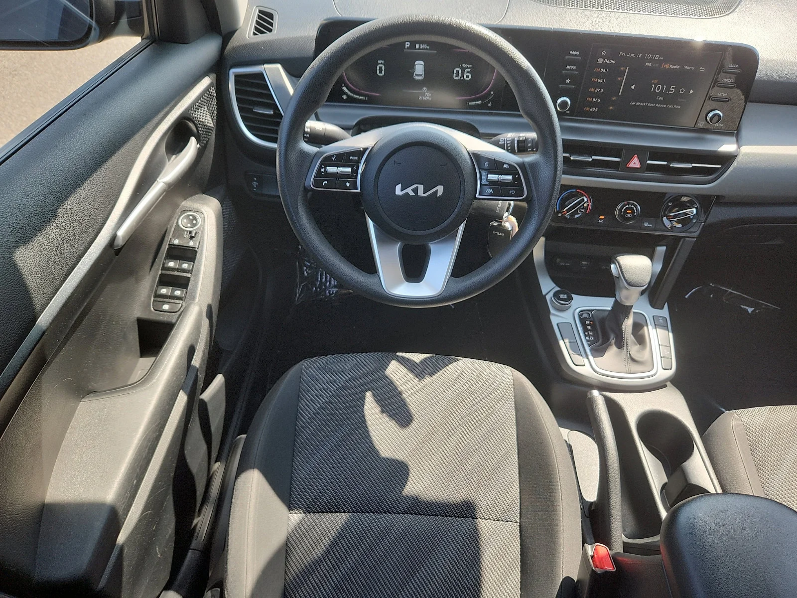 Used 2024 Black Kia LX image 11