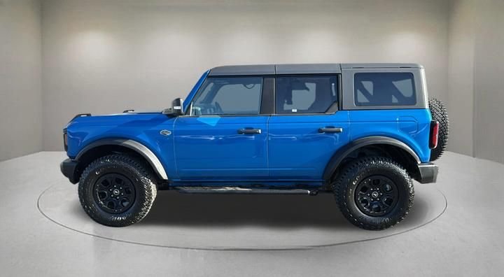 Used 2022 Blue Ford Wildtrak image 5