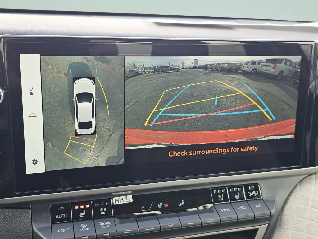 2025 Toyota Camry XLE - Photo 17