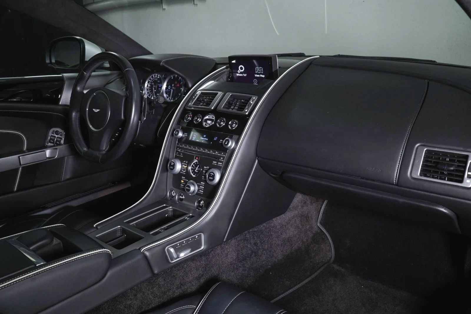 Used 2015 White Aston Martin  image 20