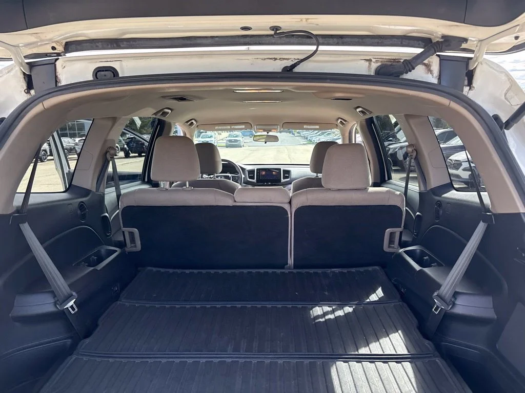 Used 2016  Honda EX image 32