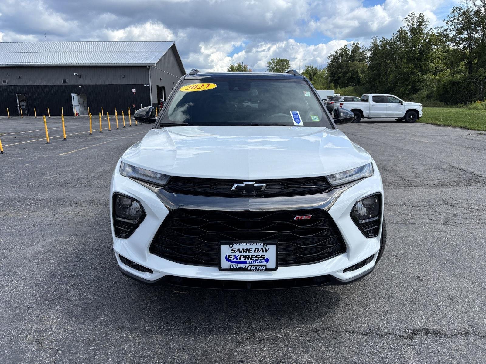 Used 2023 Summit White Chevrolet RS image 2