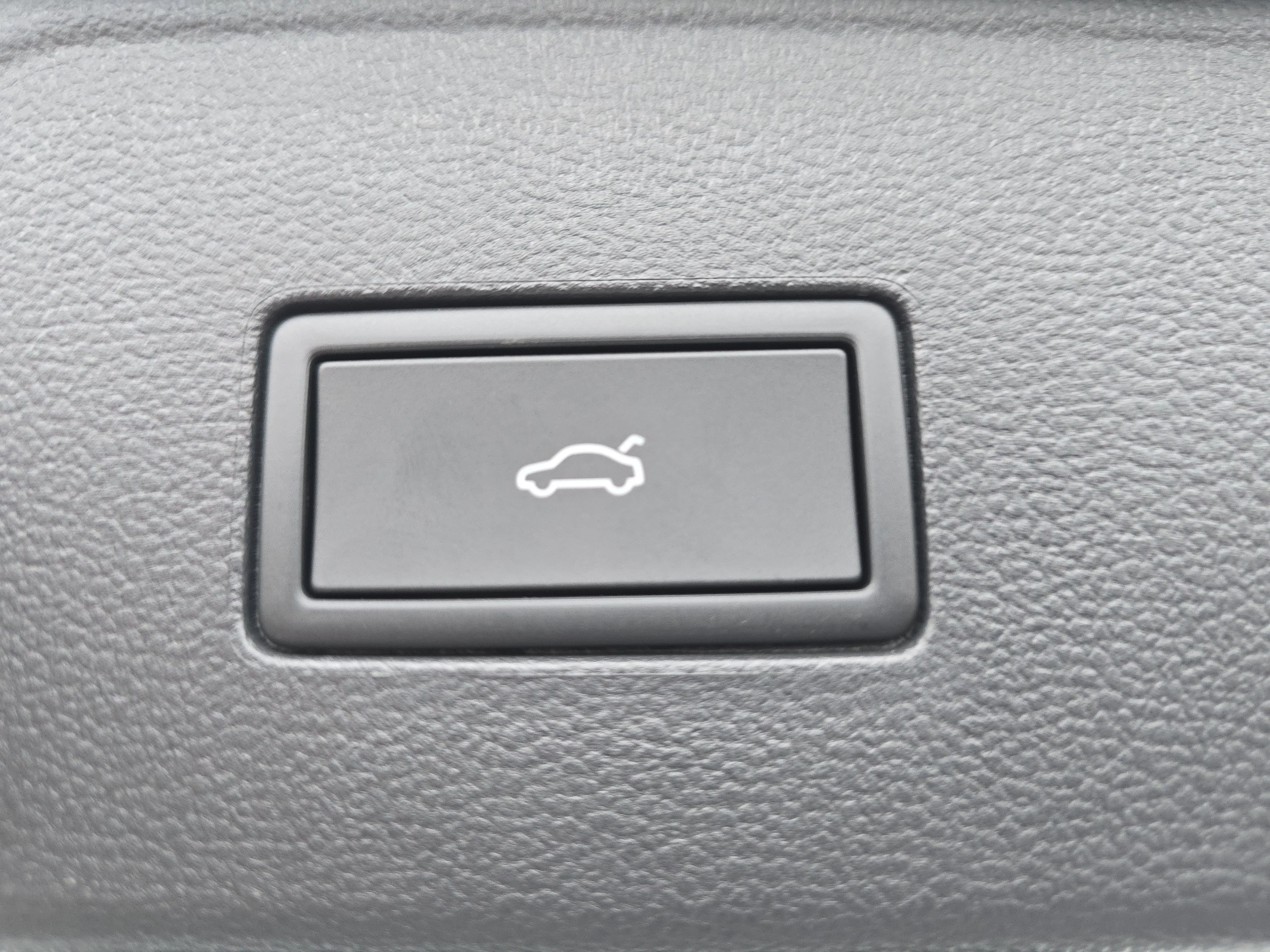 New 2026 Opal White Pearl Volkswagen 2.0T SEL Premium R-Line image 16