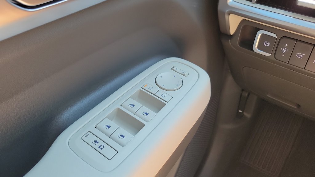 New 2026 White Hyundai SE image 21